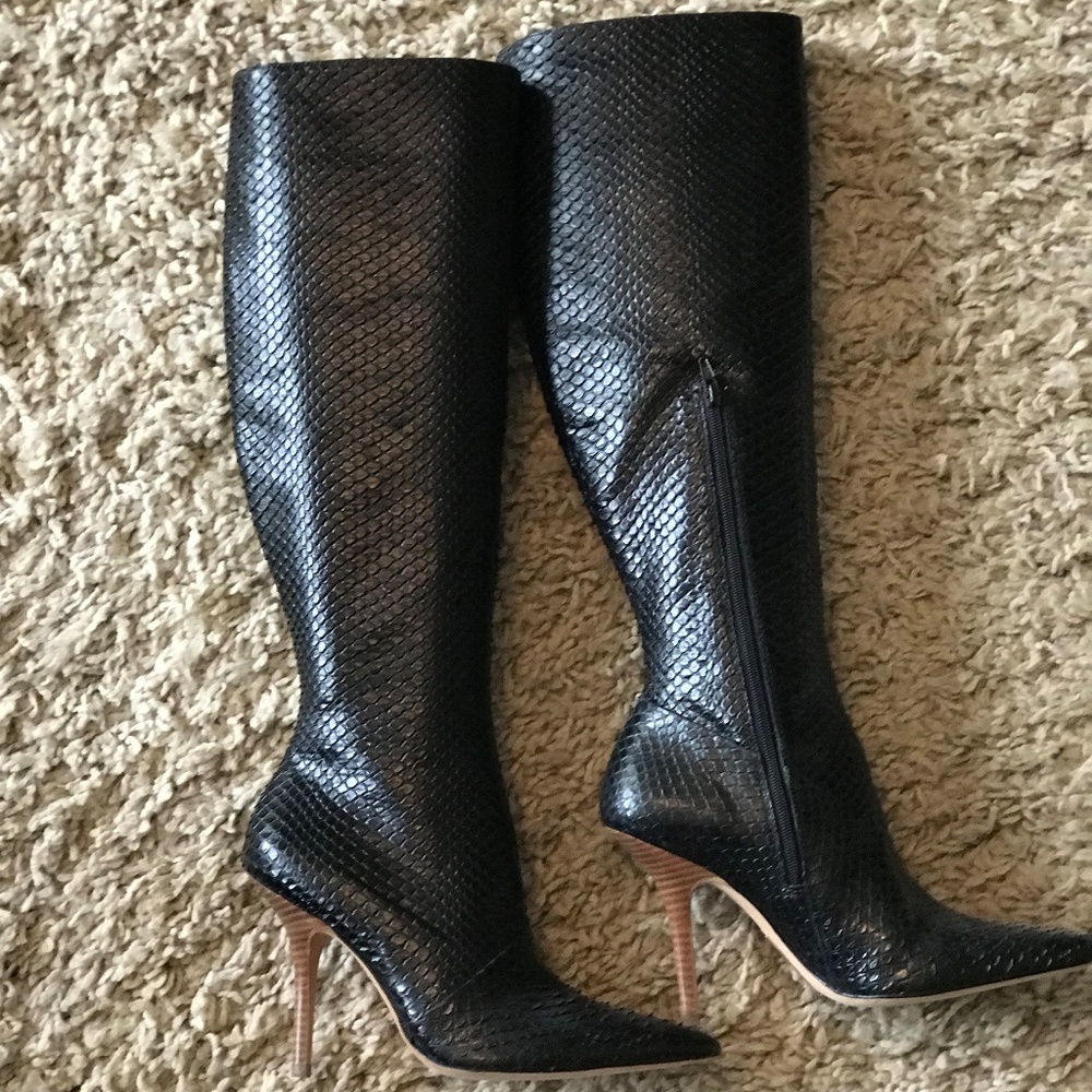 Report Signature black snake skin boots - Size 6